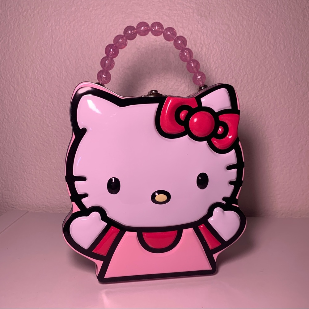 NEW Hello Kitty Tin Lunchbox Metal Box Pink Pearl handle Collectible Box